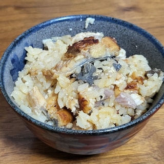 うなぎの蒲焼きで炊き込みご飯